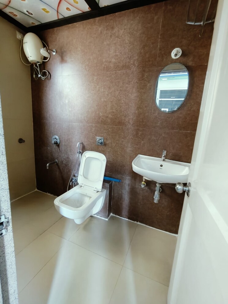 Bathroom, vijay-residency-phase-iii 2 Bedroom 655 Sq.Ft. Apartment In Kavesar Thane 8231329