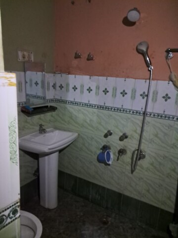Bathroom in 5 BHK Independent House at Kalyanpur East – for Rent