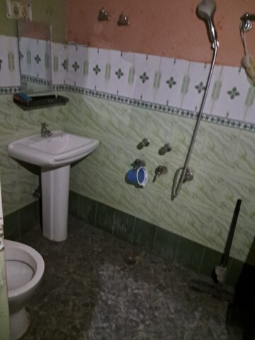 Bathroom in 5 BHK Independent House at Kalyanpur East – for Rent