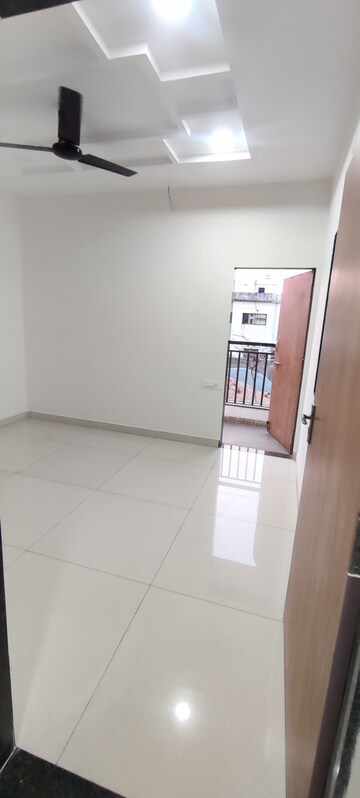 Room in 2 BHK Apartment at Bhatagaon – for Sale