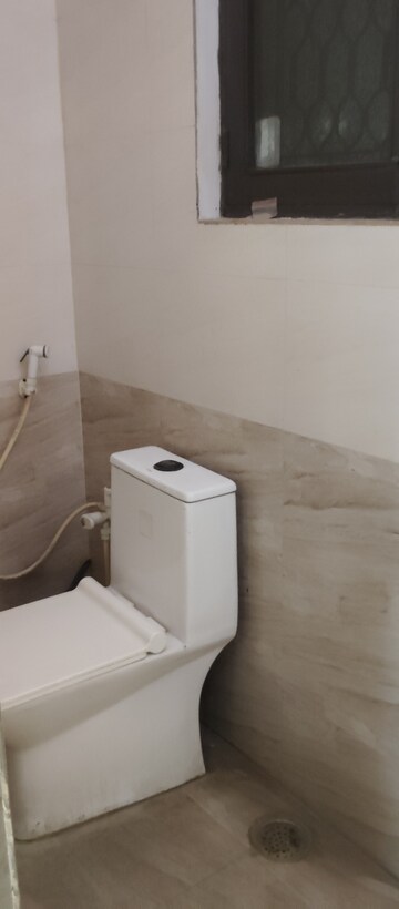 Bathroom in 2 BHK Builder Floor at RWA Apartments Sector 41, Sector 41 – for Rent