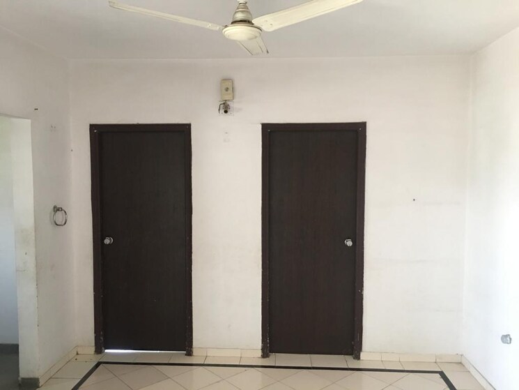 Room, satellite 2 Bedroom 1200 Sq.Ft. Apartment In Satellite Ahmedabad 8231489