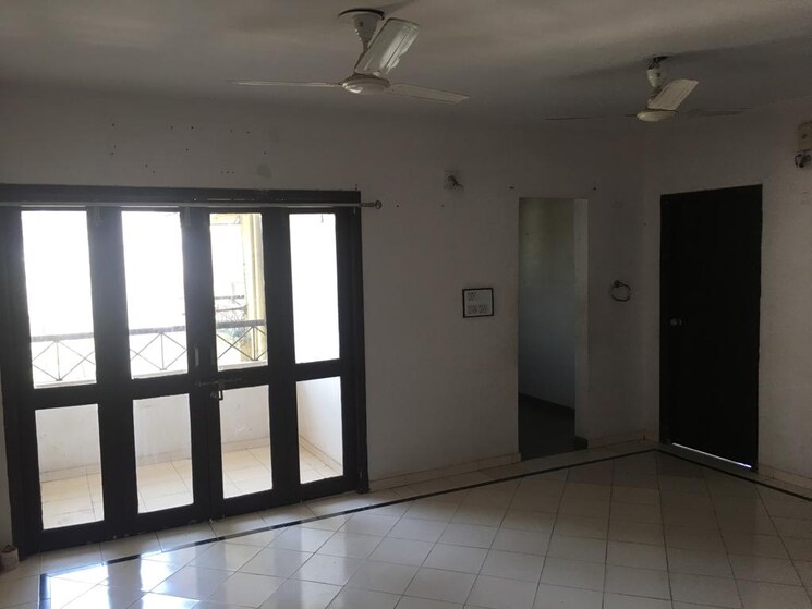 Room, satellite 2 Bedroom 1200 Sq.Ft. Apartment In Satellite Ahmedabad 8231489