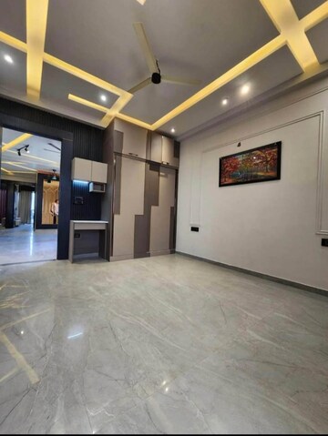 Room in 1.5 BHK Builder Floor at Sector 22 – for Rent