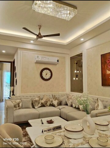 Living Room in 1.5 BHK Builder Floor at Sector 22 – for Rent