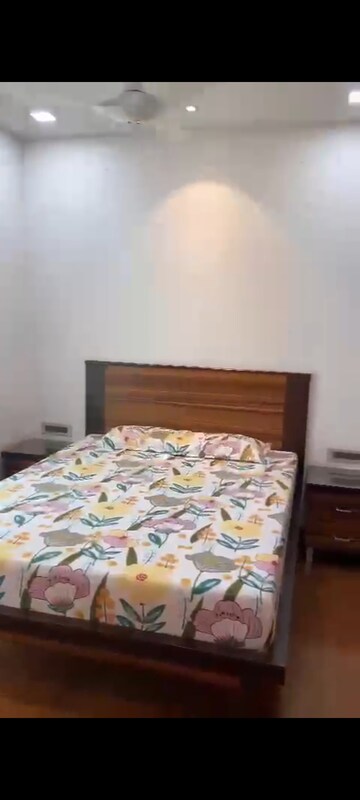 Bedroom in 4 BHK Apartment at Hiranandani Heritage, Kandivali West – for Rent
