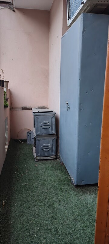Furnished Amenities in 3 BHK Builder Floor at Vaishali Sector 5 – for Rent