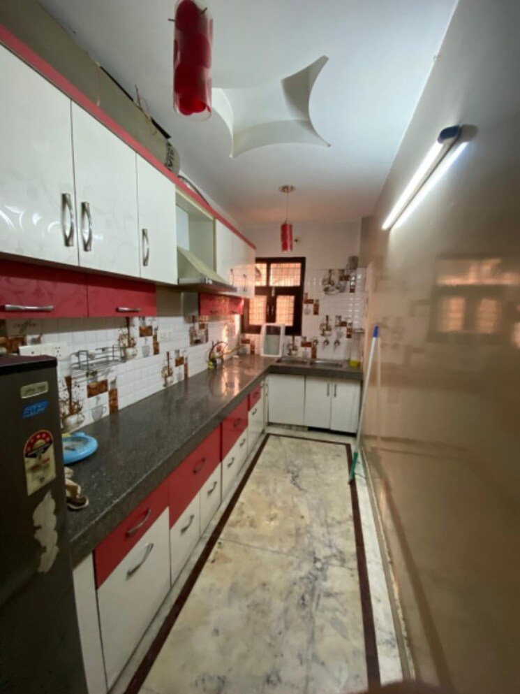 Kitchen, paschim vihar 2.5 Bedroom 84 Sq.Yd. Builder Floor In Paschim Vihar Delhi 8231657