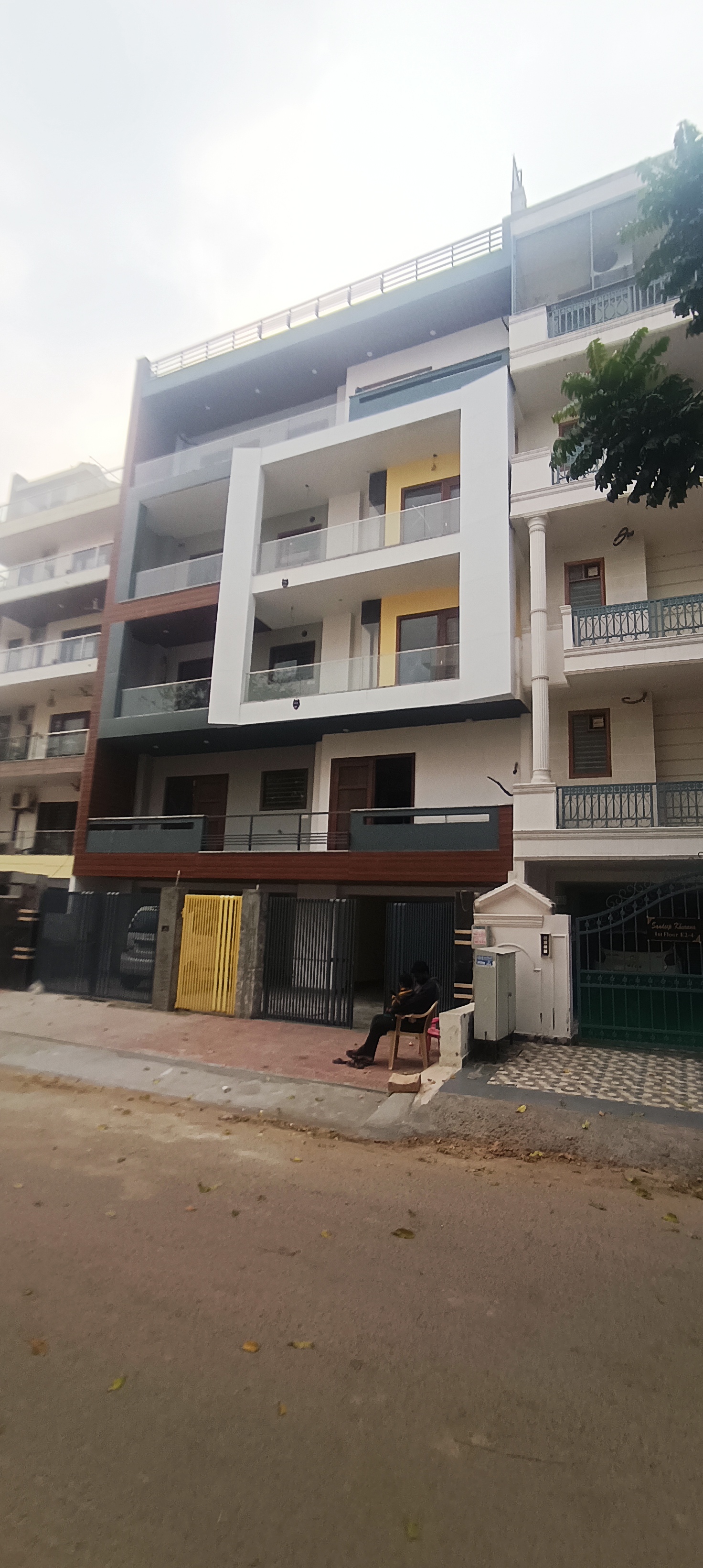 4 BHK + Pooja Room,Extra Room Builder Floor For Sale in Parklands