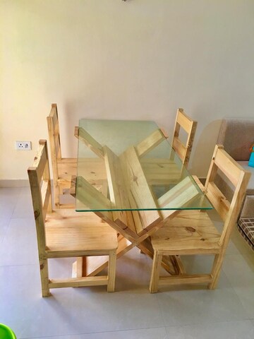 Furnished Amenities in 1.5 BHK Apartment at Patel Nagar – for Rent