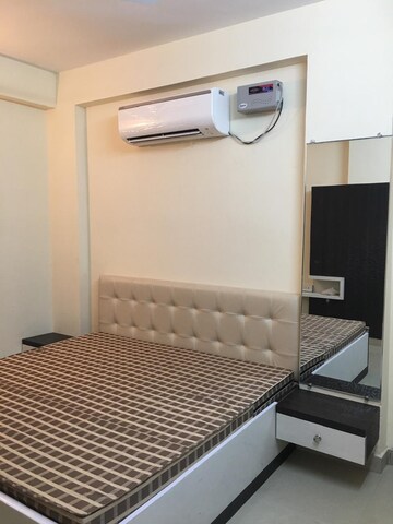 Bedroom in 1.5 BHK Apartment at Patel Nagar – for Rent