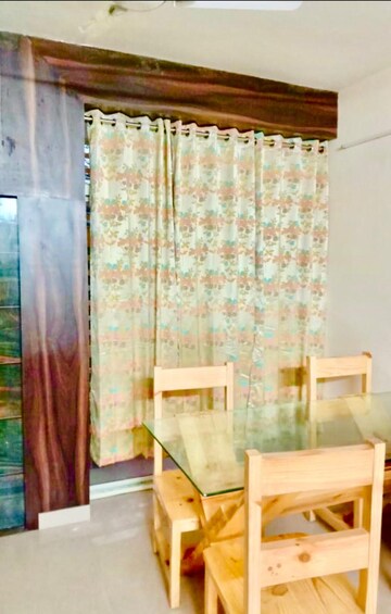 Furnished Amenities in 1.5 BHK Apartment at Patel Nagar – for Rent