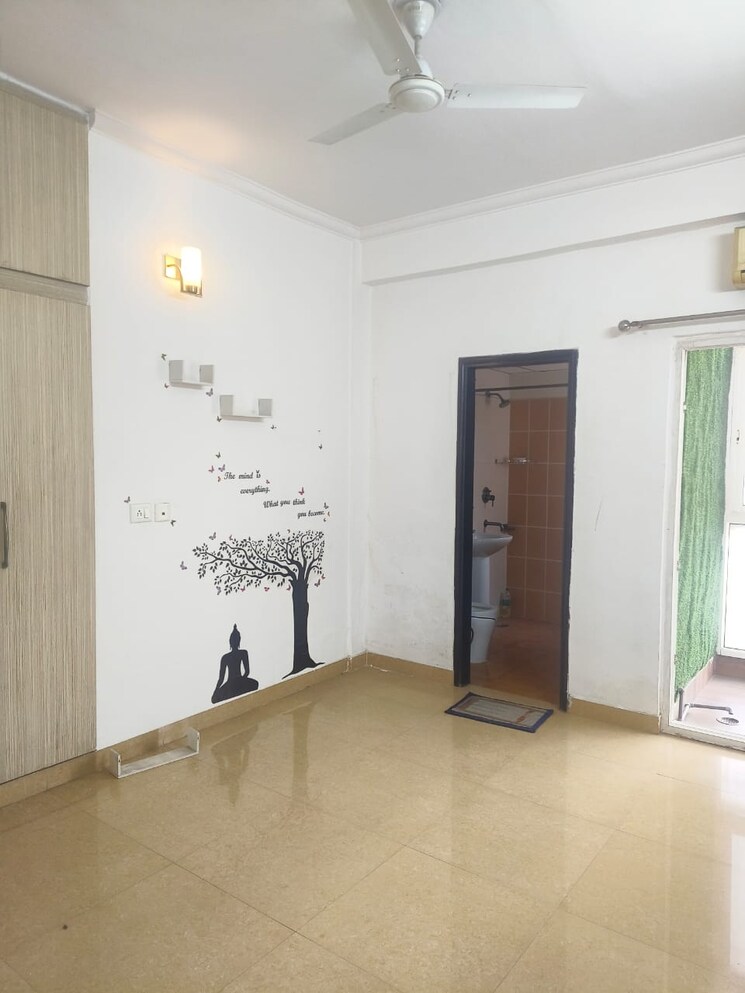 Room, sector 52 3.5 Bedroom 1925 Sq.Ft. Apartment In Sector 52 Noida 8231806