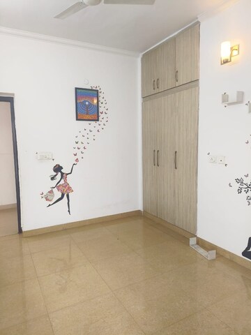 Room in 3.5 BHK Apartment at Antriksh Nature, Sector 52 – for Sale