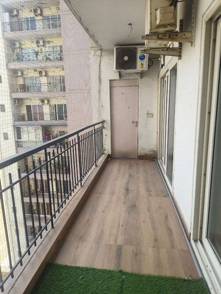 Balcony, sector 52 3.5 Bedroom 1925 Sq.Ft. Apartment In Sector 52 Noida 8231806