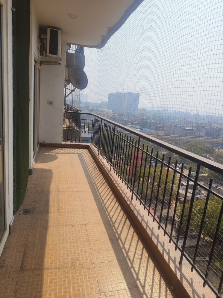 Balcony, sector 52 3.5 Bedroom 1925 Sq.Ft. Apartment In Sector 52 Noida 8231806