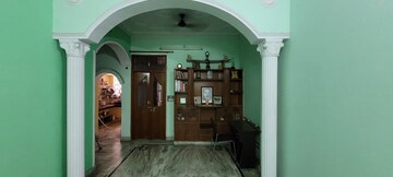 Building Lobby in 5 BHK Independent House at Gomti Nagar – for Sale