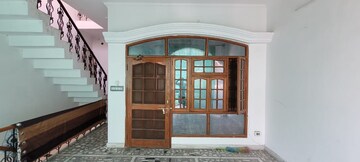 Room in 5 BHK Independent House at Gomti Nagar – for Sale