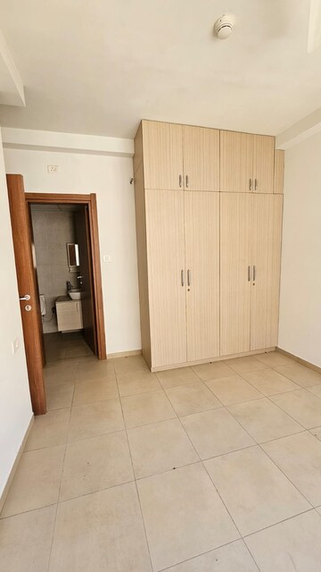 Room in 1 BHK Apartment at Bhartiya Nikoo Homes, Thanisandra Main Road – for Rent