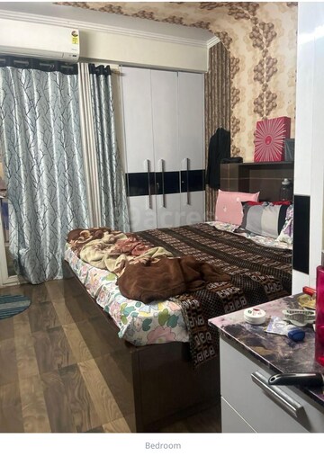 Bedroom in 2.5 BHK Apartment at VVIP Homes Meridian Tower, Sector 4, Greater Noida – for Rent