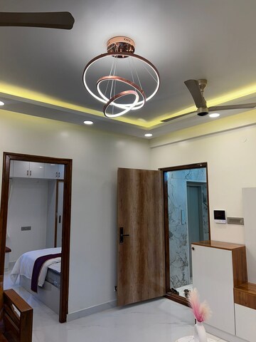 Furnished Amenities in 1 BHK Apartment at Indiranagar – for Rent