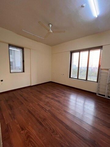 Room in 2 BHK Apartment at Raja Pittie Kourtyard, Kharadi – for Rent