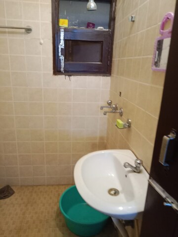 Attached Bathroom in 1 BHK Builder Floor at Vip Road – for Rent