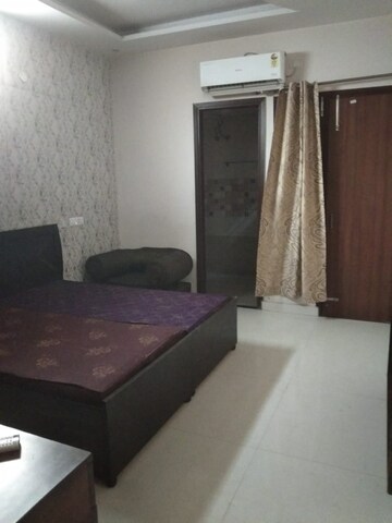 1 RK Apartment For Rent in Ambala Highway Zirakpur  8232333