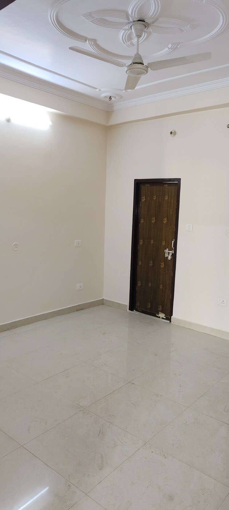 Room, gomti nagar 6 Bedroom 1250 Sq.Ft. Independent House In Gomti Nagar Lucknow 8232352