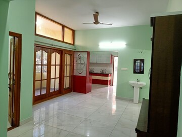 Room in 3 BHK Builder Floor at Royal Placid Phase 1, Haralur Road – for Rent