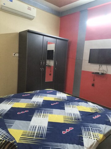 Bedroom in 1.5 BHK Apartment at Mowa – for Rent