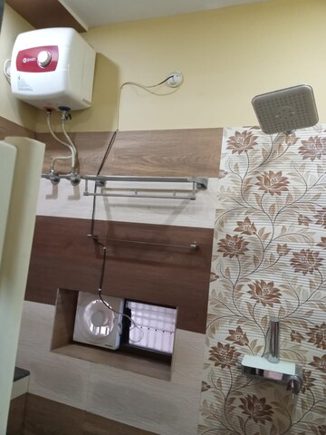 Furnished Amenities in 1.5 BHK Apartment at Mowa – for Rent