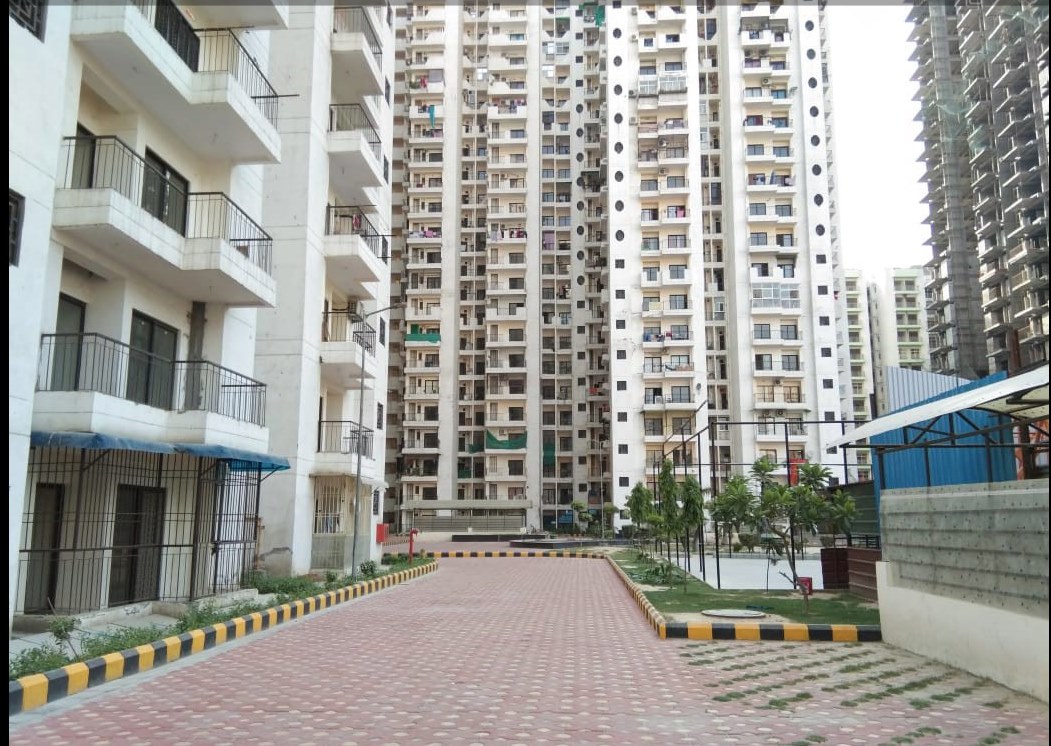 2.5 BHK + Study Room 1250 Sq.Ft. Apartment in Charms Castle Phase II