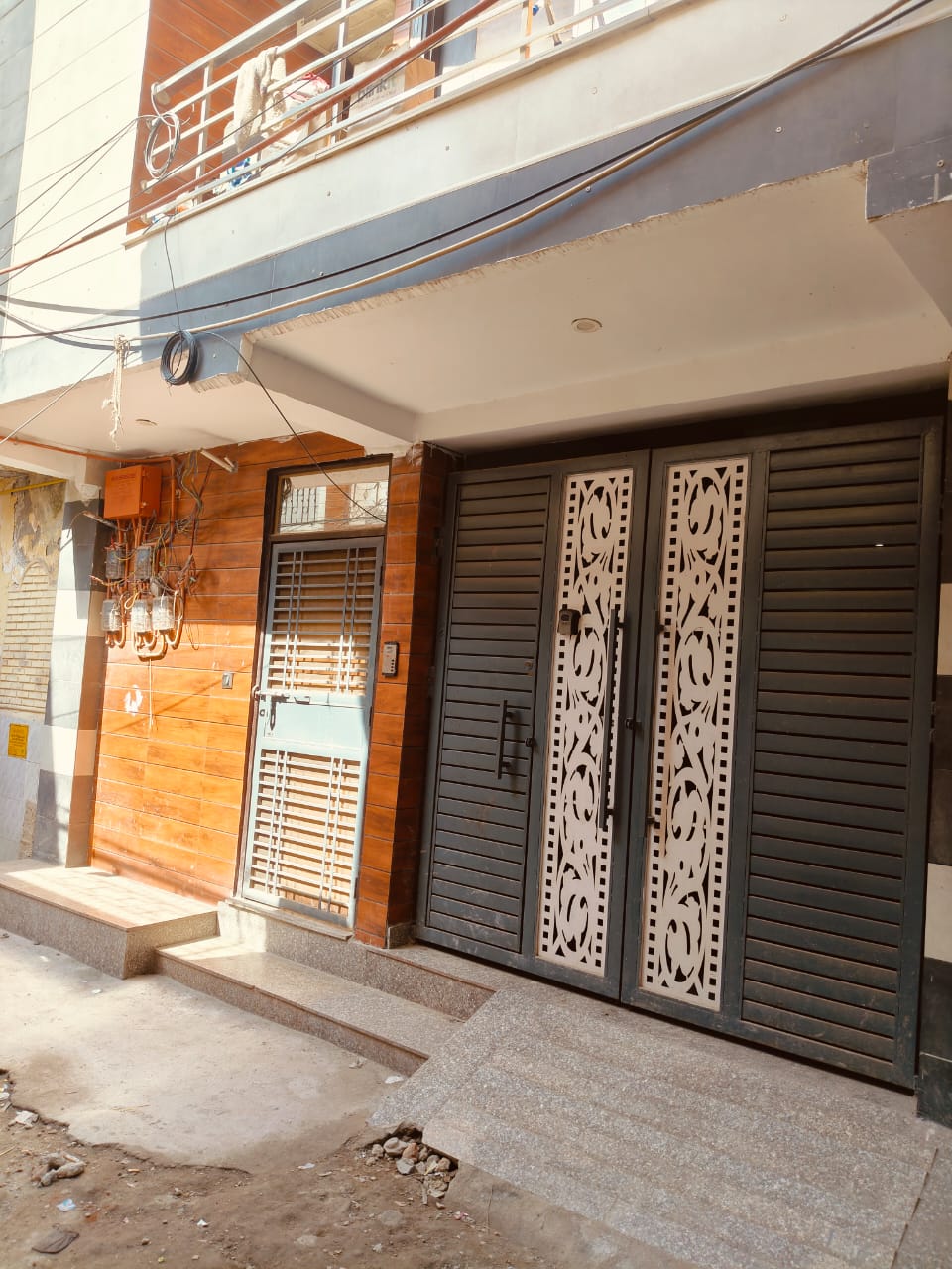 6+ BHK + Pooja Room,Servant Room,Study Room,Extra Room Independent House For Sale in Uttam Nagar