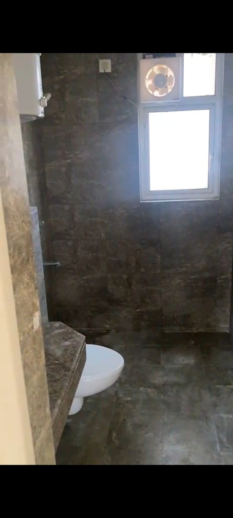 Bathroom, experion-the-heart-song 2.5 Bedroom 1283 Sq.Ft. Apartment In Sector 108 Gurgaon 8232483