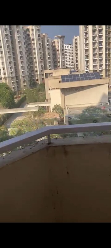 Swimming Pool in 2.5 BHK Apartment at Experion The Heart Song, Sector 108 – for Sale