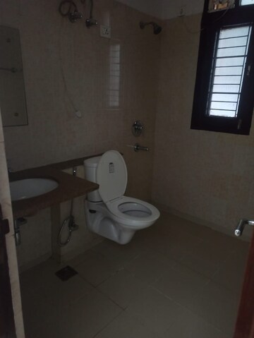 Bathroom in 3 BHK Builder Floor at Unitech South City II, Sector 50 – for Rent