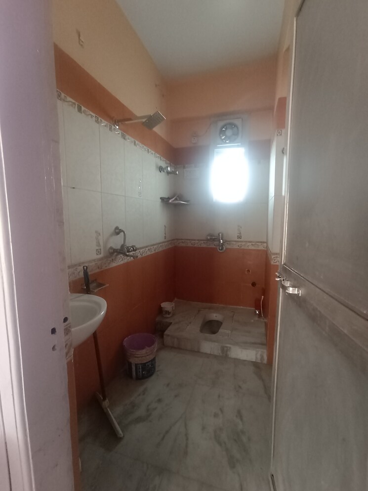 Bathroom, exhibition road 3 Bedroom 1585 Sq.Ft. Apartment In Exhibition Road Patna 8232518