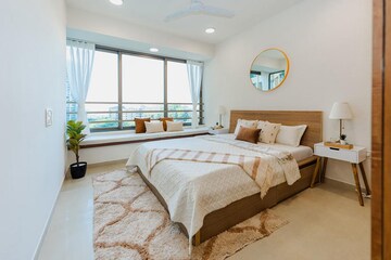 Bedroom in 2.5 BHK Apartment at Oberoi Realty Splendor, Jogeshwari East – for Rent