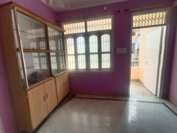 Room in 3 BHK Apartment at Exhibition Road – for Sale