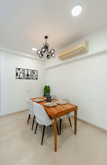 Team Area in 2.5 BHK Apartment at Oberoi Realty Splendor, Jogeshwari East – for Rent