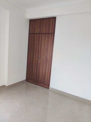 Room in 2 BHK Apartment at Sector 150 – for Rent