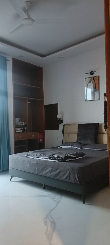 Bedroom in 6+ BHK Independent House at Sector 45 – for Rent