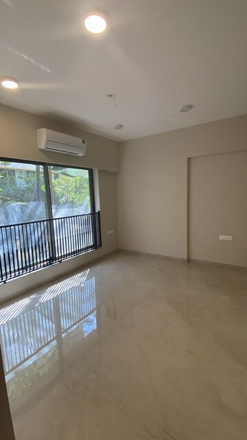 Room in 2 BHK Apartment at Gayatri CHS Chembur, Chembur – for Rent