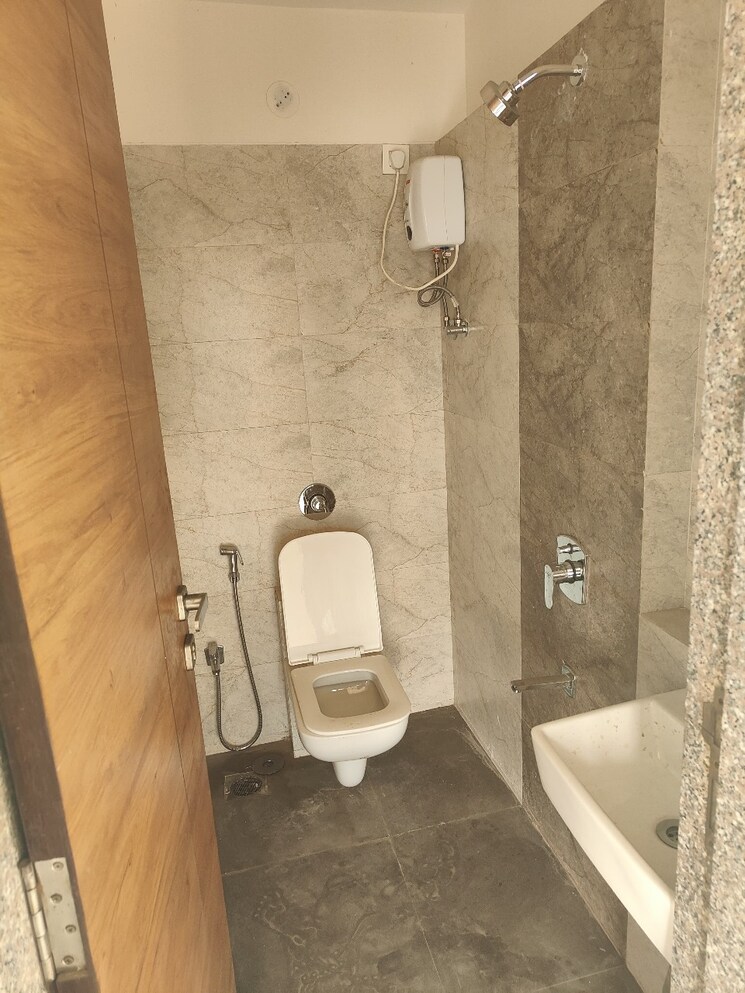 Bathroom, harshal-devchhaya 1 Bedroom 402 Sq.Ft. Apartment In Dahisar East Mumbai 8232592