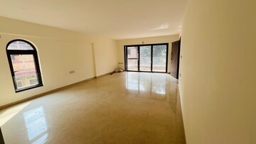 Room in 4 BHK Apartment at 5th Avenue, Chembur – for Sale