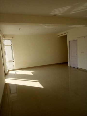 Room in 2 BHK Apartment at Ansals Celebrity Greens, Sushant Golf City – for Rent