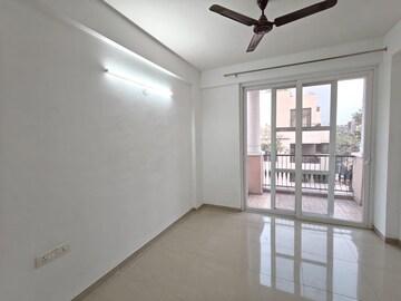 Room in 2.5 BHK Apartment at Omaxe New Chandigarh, North Mullanpur – for Rent