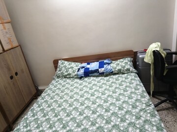Bedroom in 2 BHK Apartment at Swastik Park, Chembur – for Rent