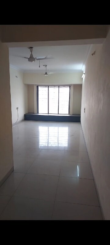 Room in 2 BHK Apartment at Swastik Park, Chembur – for Rent